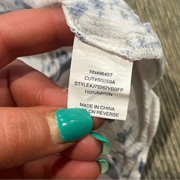 LUQ Crop Top Floral Button Up Tie Front Short Sleeves Casual White Blue Medium - Picture 3 of 4